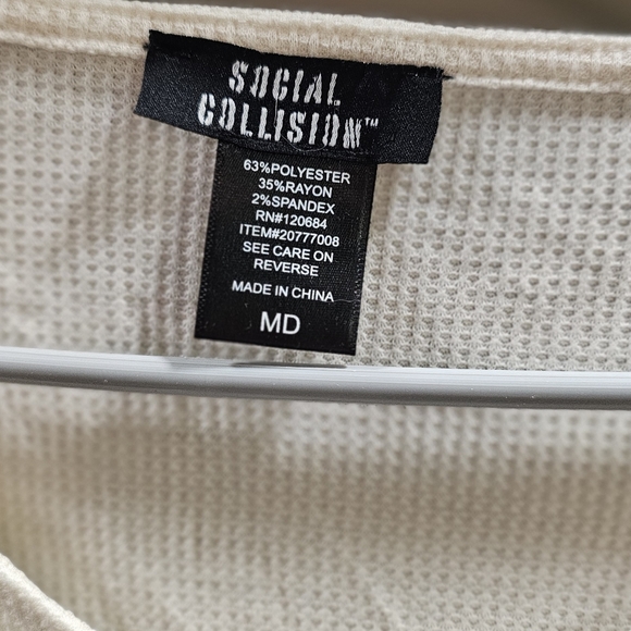 Cross and Skull Shirt Medium - Picture 2 of 4